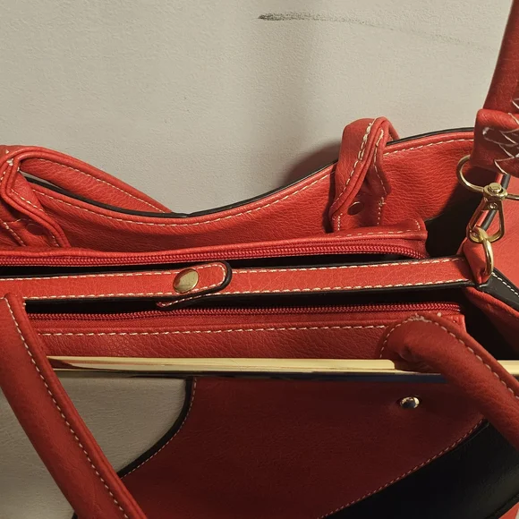 Unique Red Patterned Bag - Picture 4 of 4